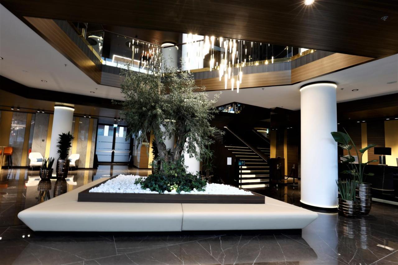 Grand Plaza & Congress Center 5*