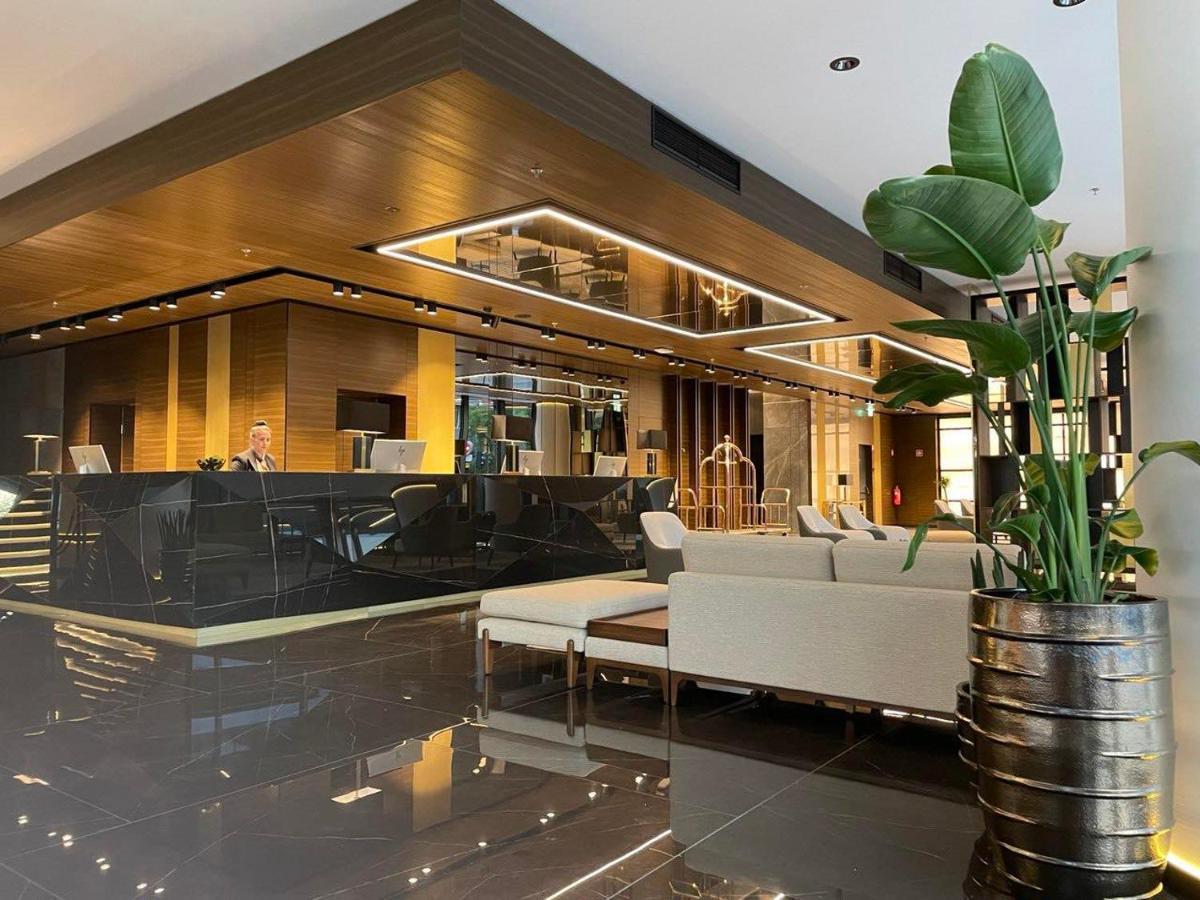 Grand Plaza & Congress Center 5*