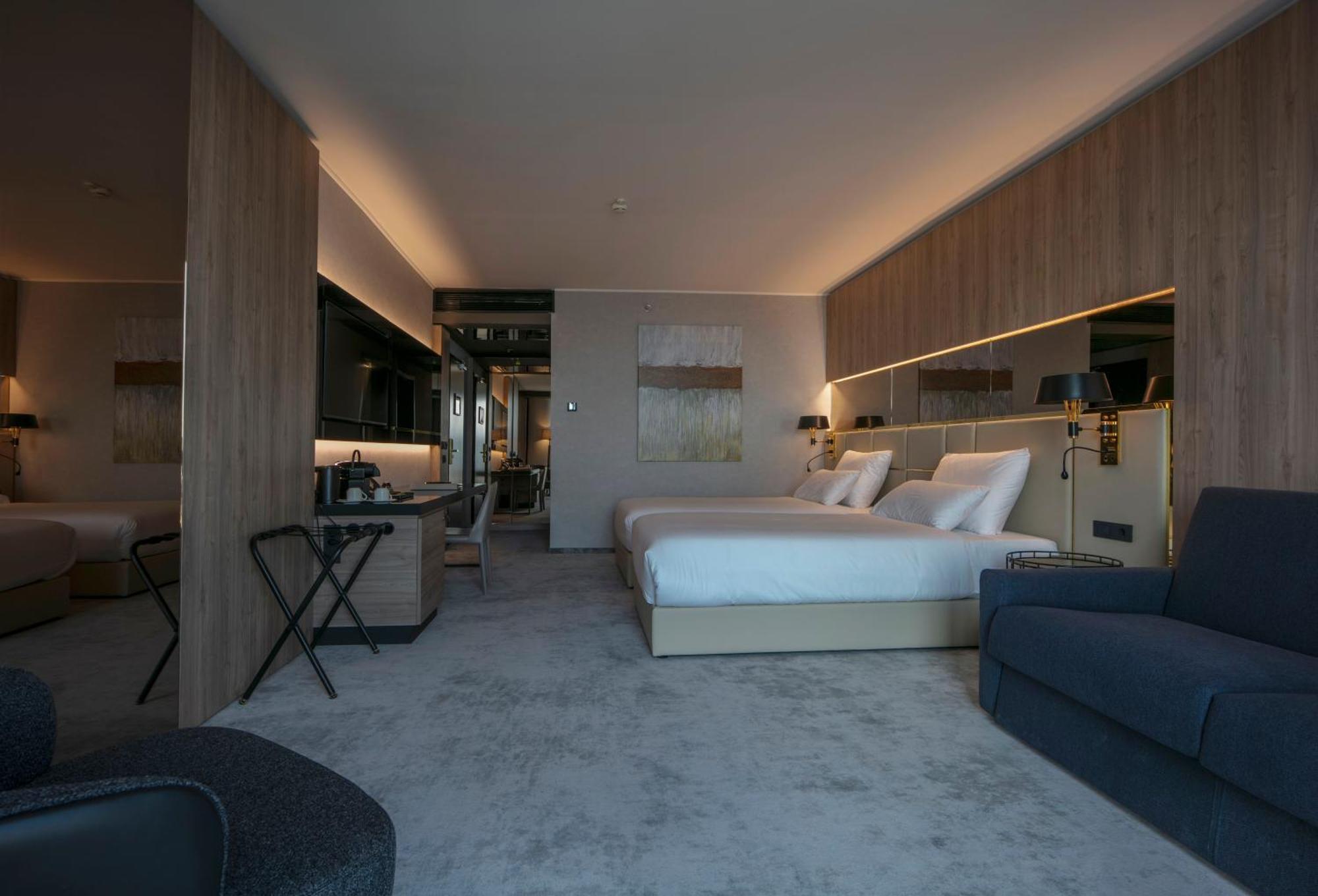 Grand Plaza & Congress Center 5*