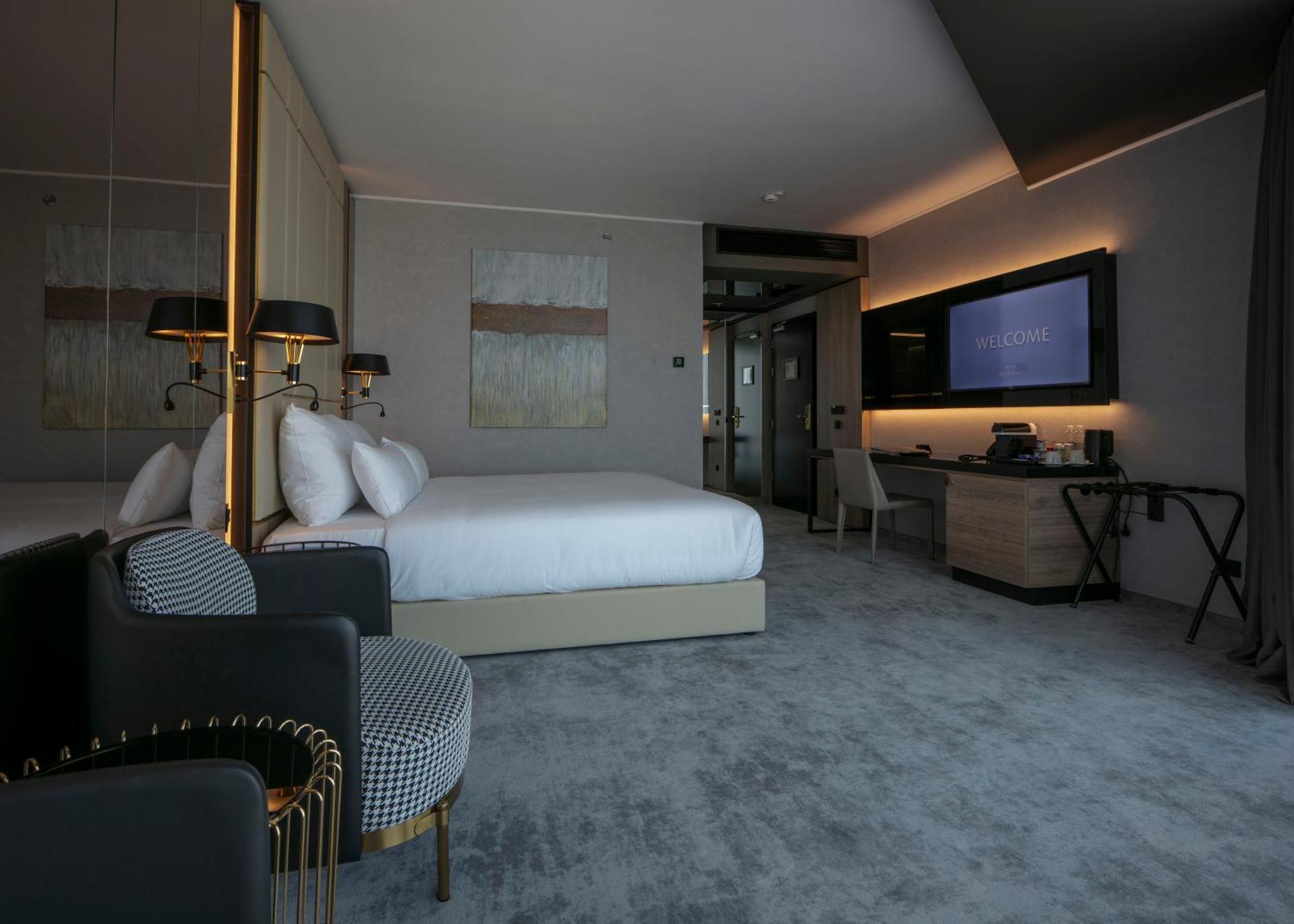 Hotel Grand Plaza & Congress Center