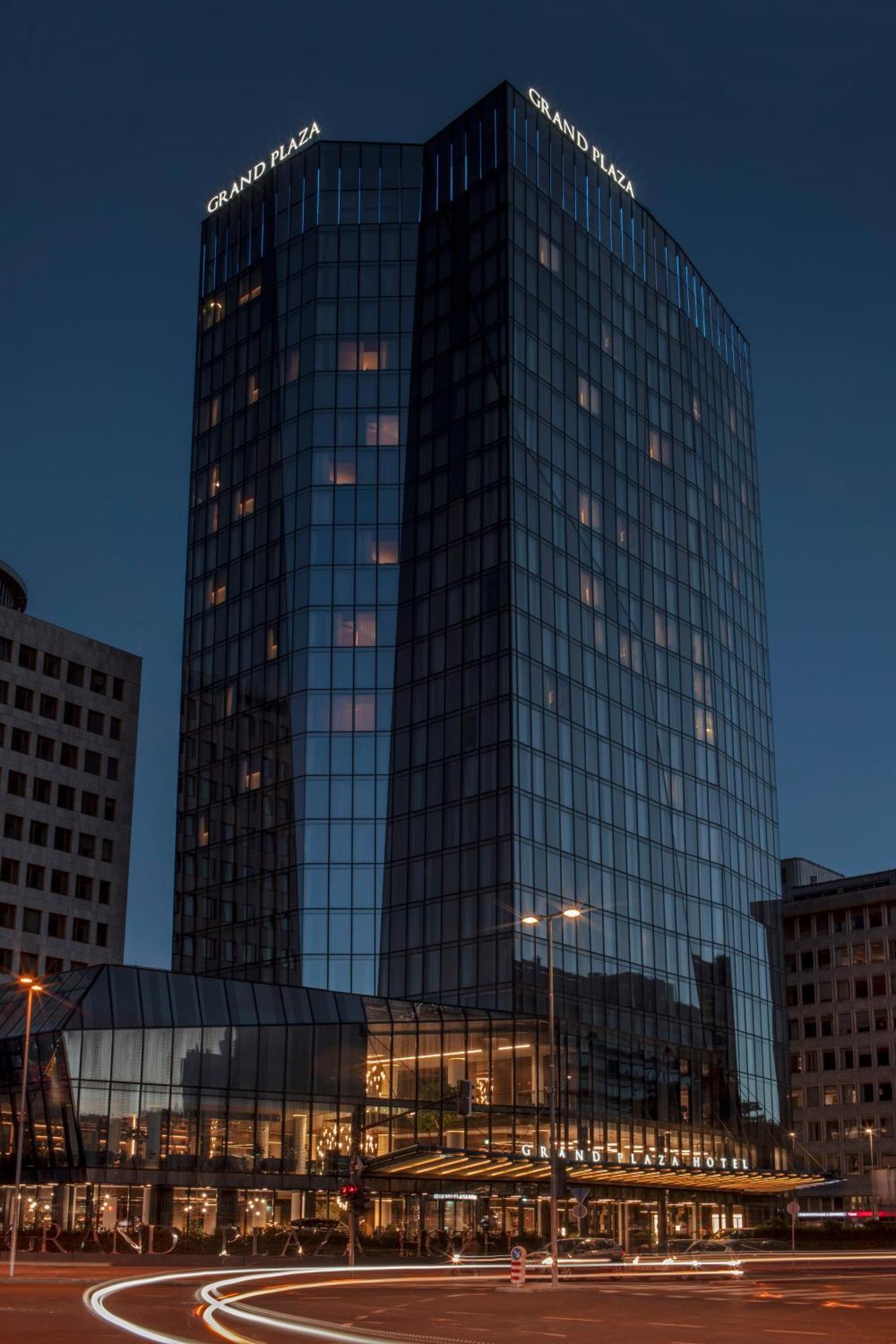 Grand Plaza & Congress Center 5*